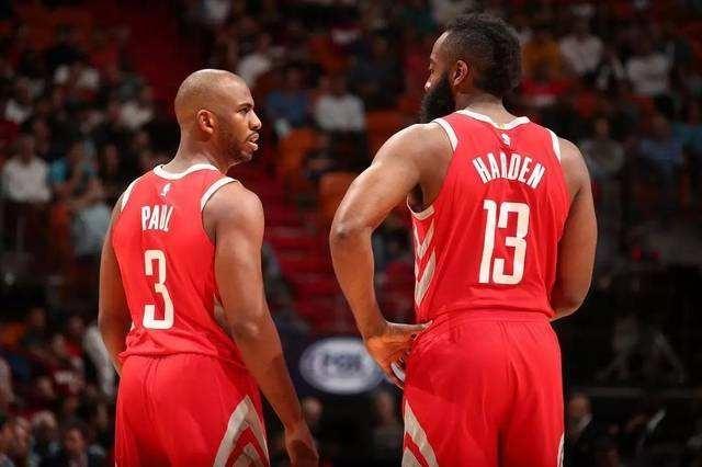 经过多名球 经过多名球